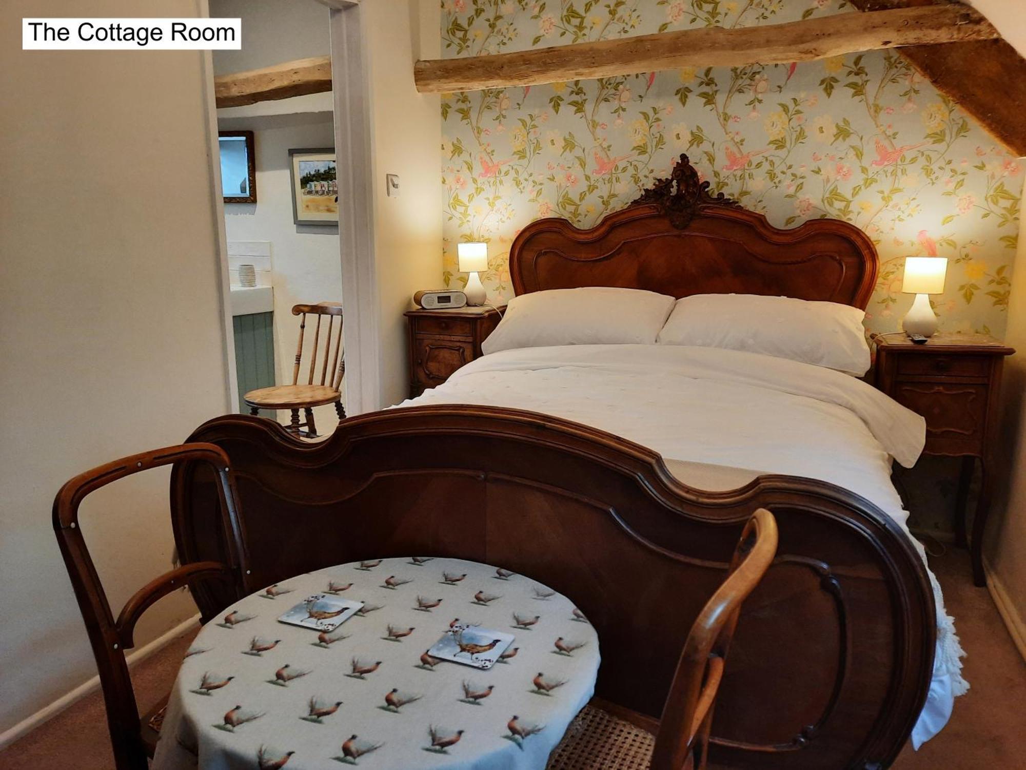 Cotswold Cottage Bed & Breakfast Luckington Ngoại thất bức ảnh