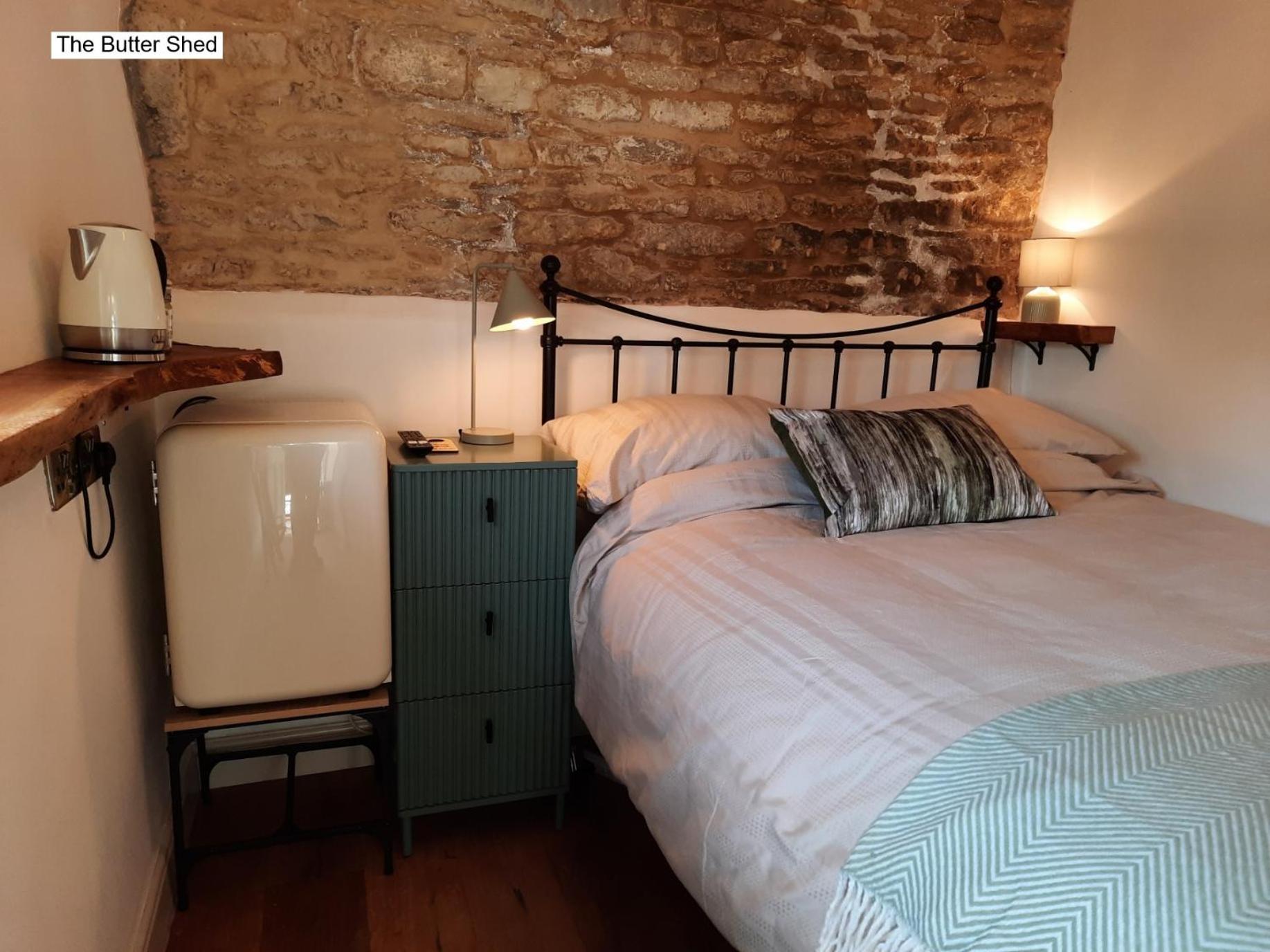 Cotswold Cottage Bed & Breakfast Luckington Ngoại thất bức ảnh
